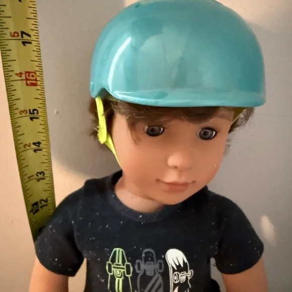 Skateboard Doll with Neon Accents - Picture 4 of 5